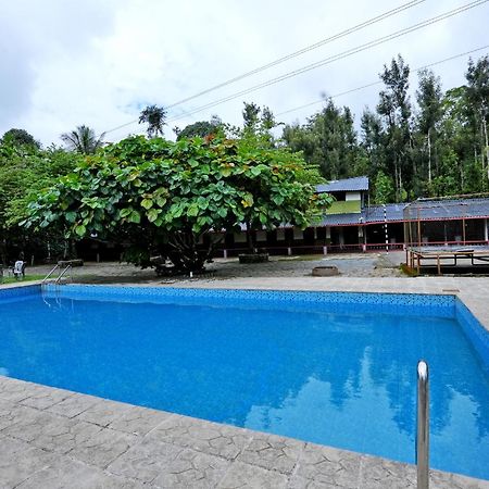 Leisure Homestay - Pool, Boating, Zipline, Home Food, Estate Chikmagalūr エクステリア 写真